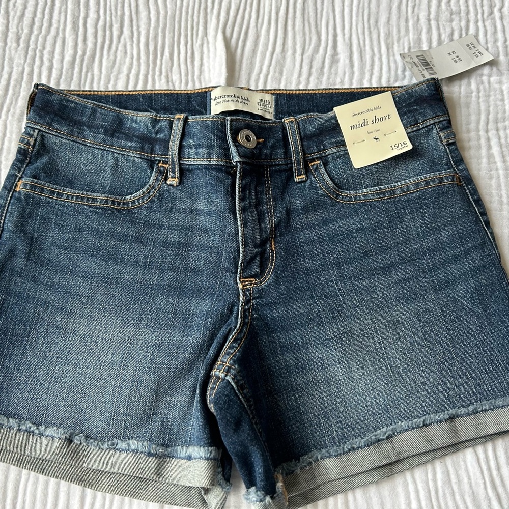 NWT Abercrombie Kids Low Rise Midi Jean Shorts, Sz. 15-16